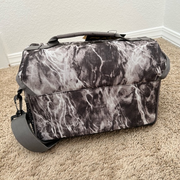 Plano B-Series 3600 Tackle Bag  Mossy Oak Manta - Picture 7 of 9